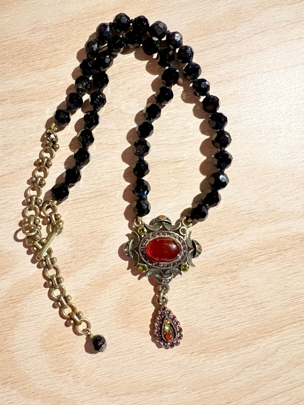 Elegant Heidi Daus Victorian Carnelian Necklace 🌹
